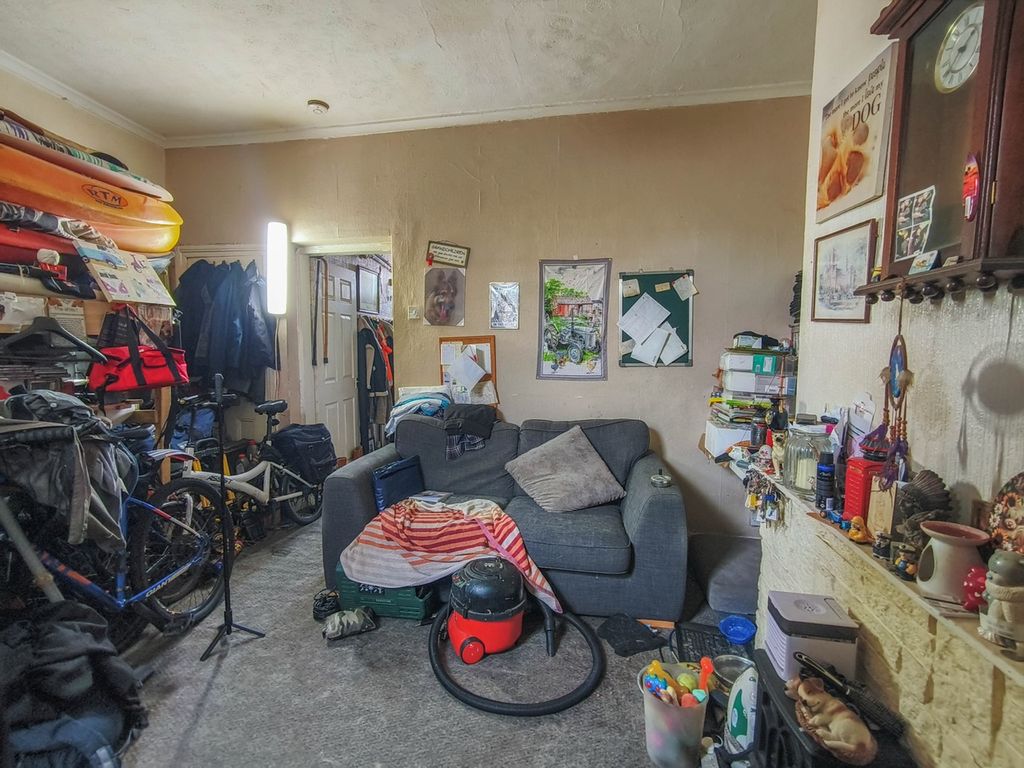 Property photo 3 of 28