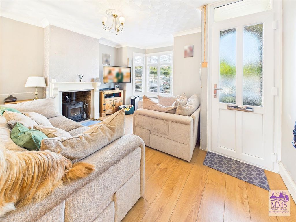 Property photo 3 of 15 Cam04098G0-Pr0051-Still001.Jpg