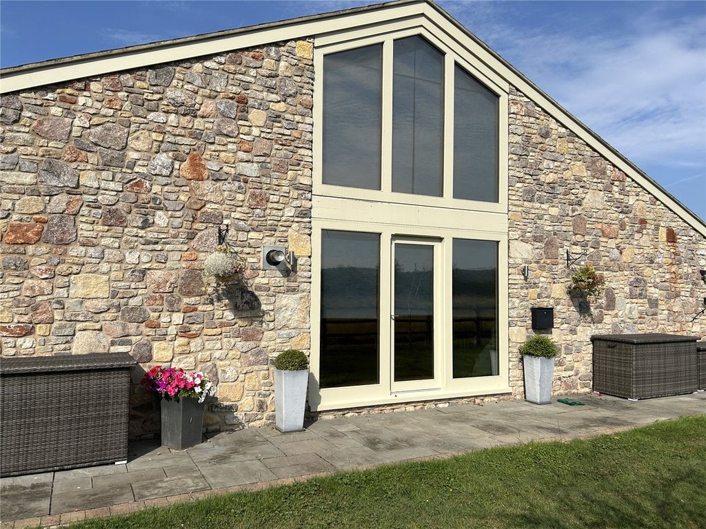 Property photo 1 of 27 Picture No. 09