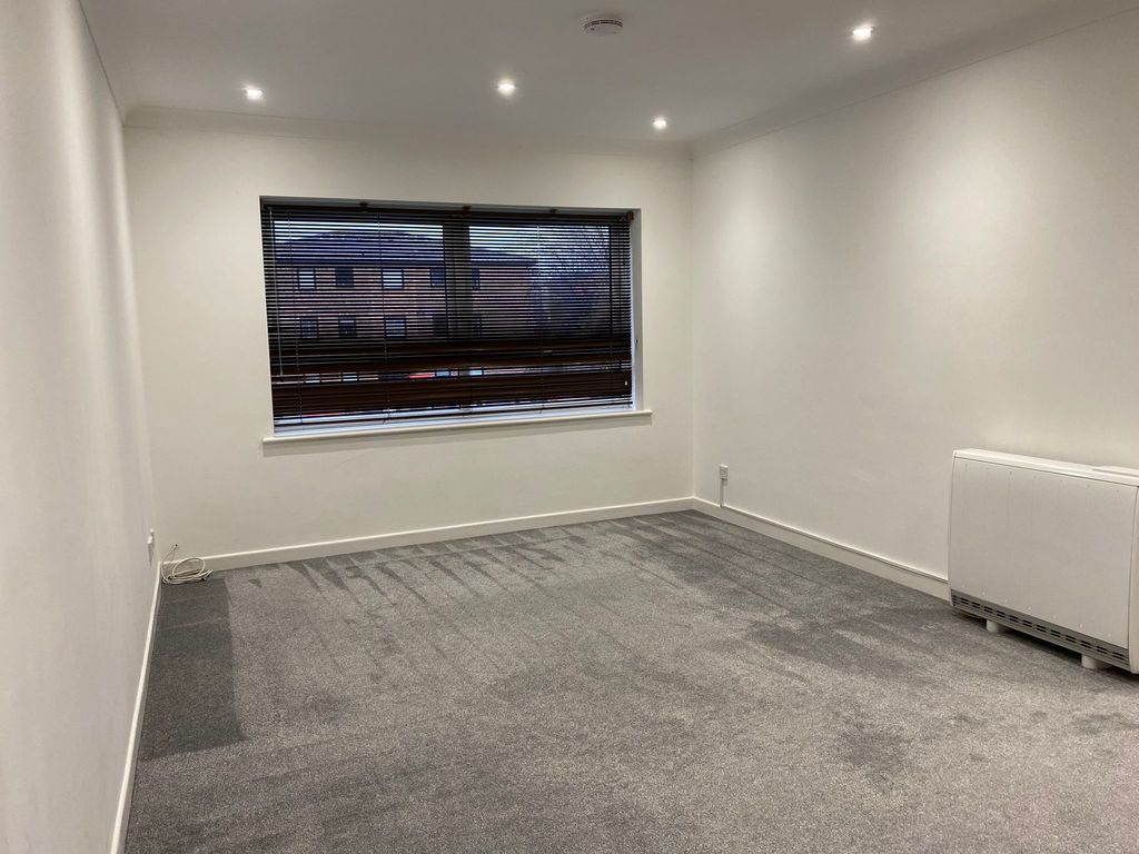 Property photo 3 of 8 Photo 9