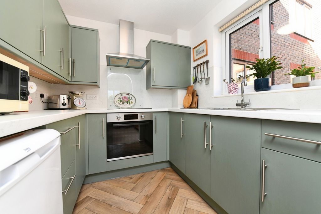 Property photo 2 of 16 Pbox-Img.Jpg