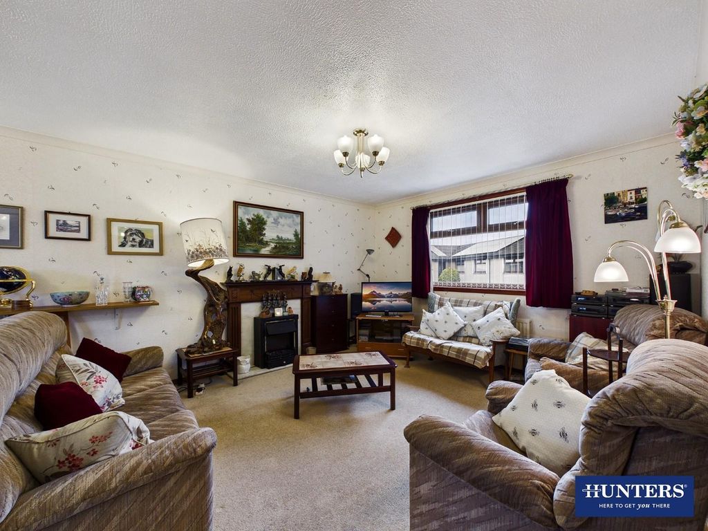 Property photo 2 of 18 Living/Dining Room