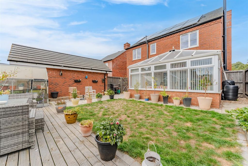 Property photo 2 of 31