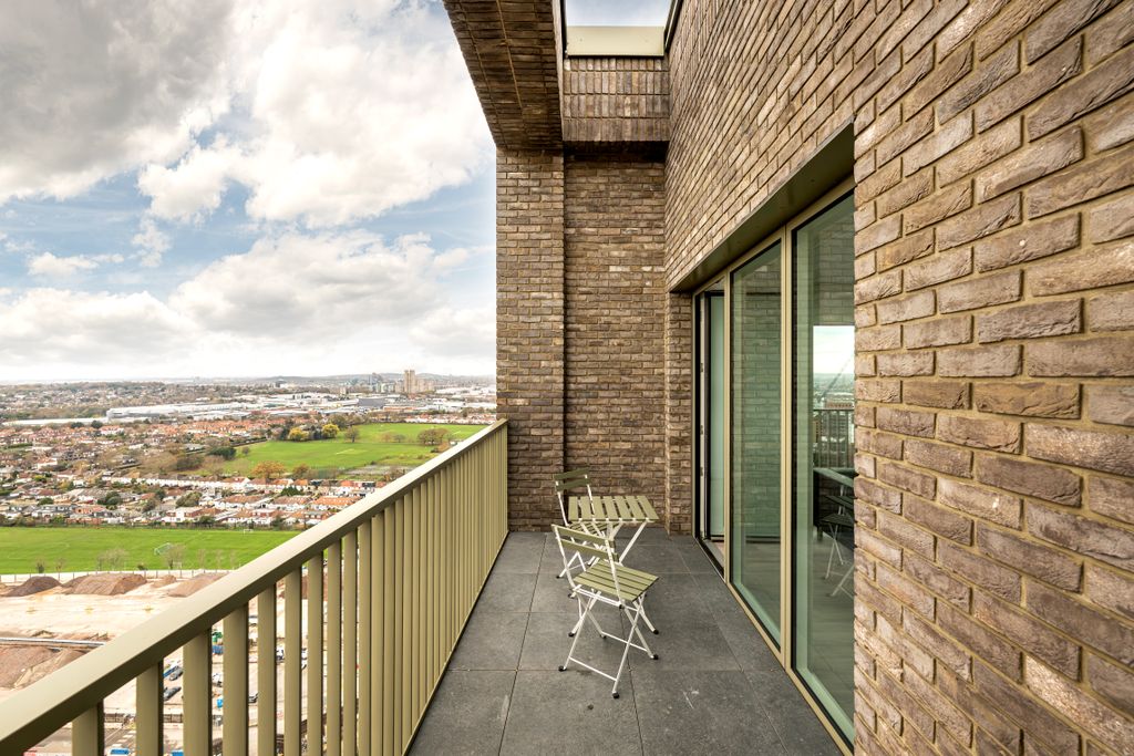 Property photo 2 of 12 Floorplan