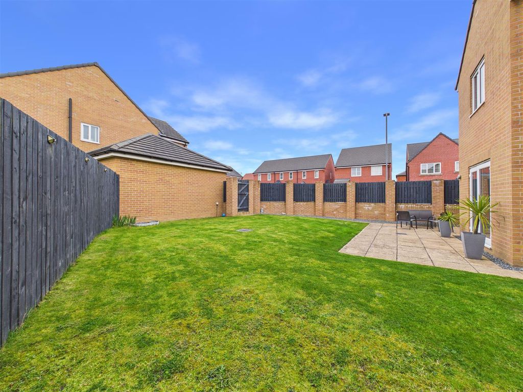 Property photo 3 of 19 Outside