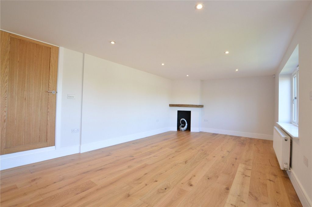 Property photo 3 of 8 Communal Living Room