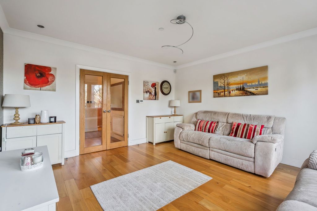 Property photo 2 of 22