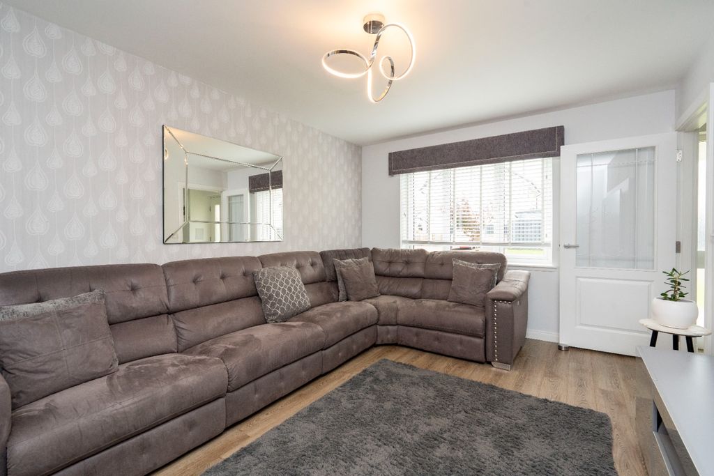 Property photo 3 of 42 4477586