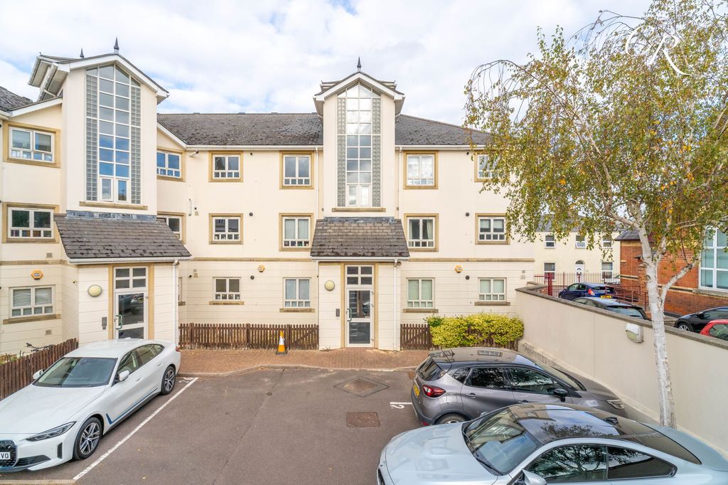 Additional image 10 of 2 bed flat for saleSherborne Street, Cheltenham Town Centre GL52