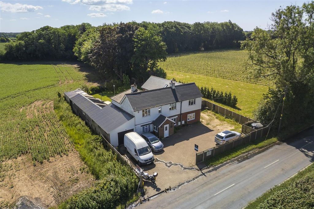 Property photo 2 of 27