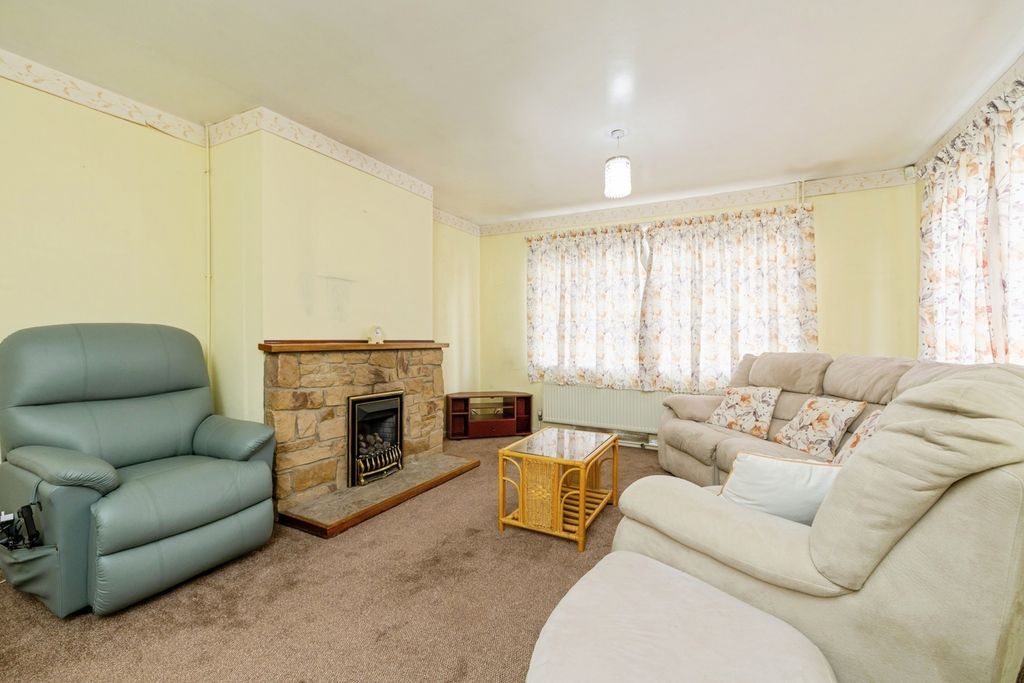 Property photo 2 of 8 Living Room
