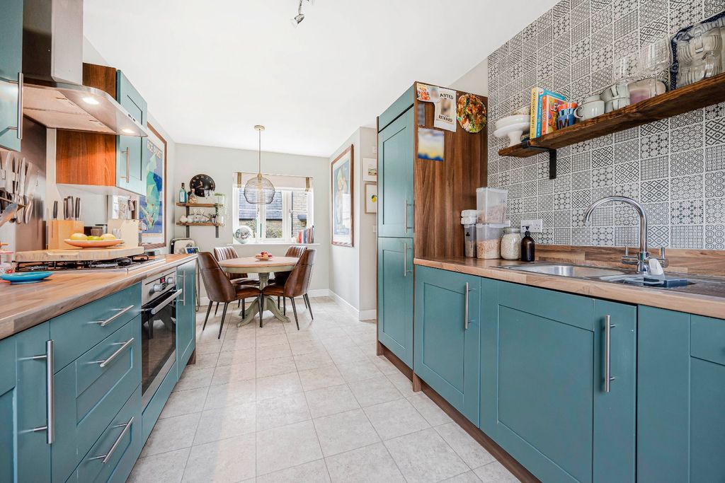 Property photo 2 of 27 Picture No. 23