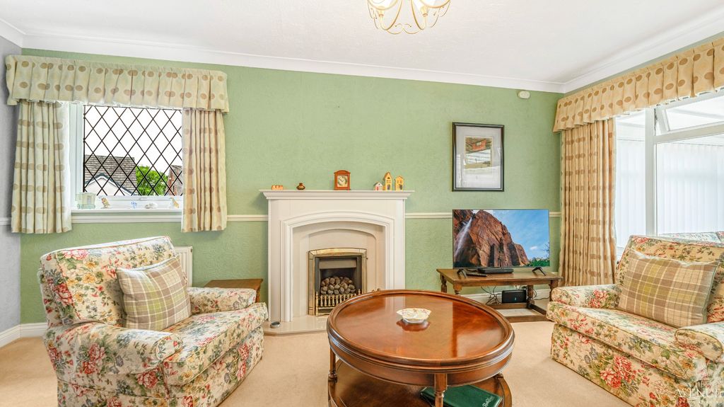 Property photo 2 of 19 5054922