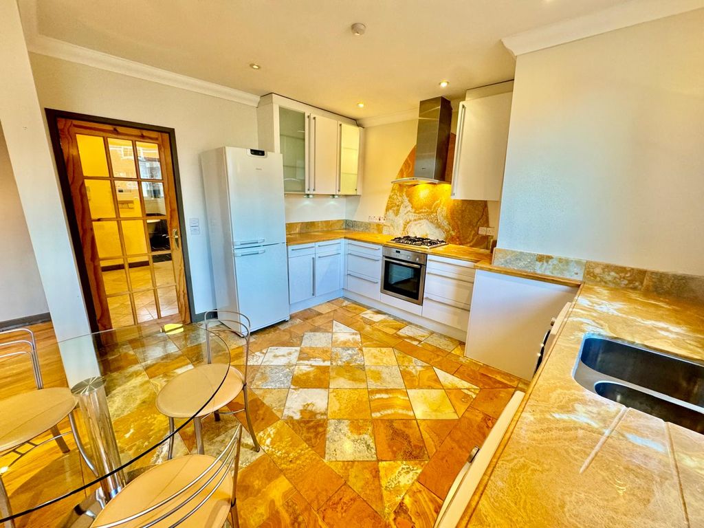 Property photo 1 of 16 Image