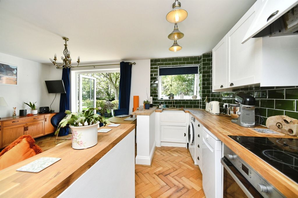 Property photo 3 of 19