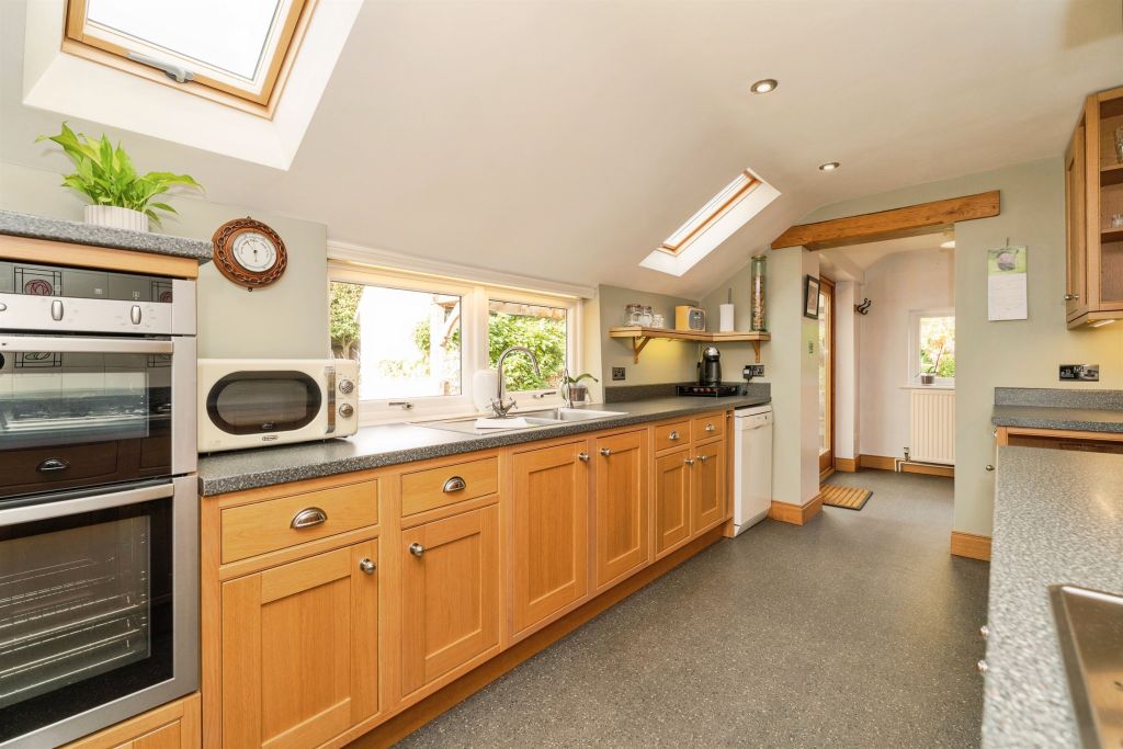 Property photo 2 of 29