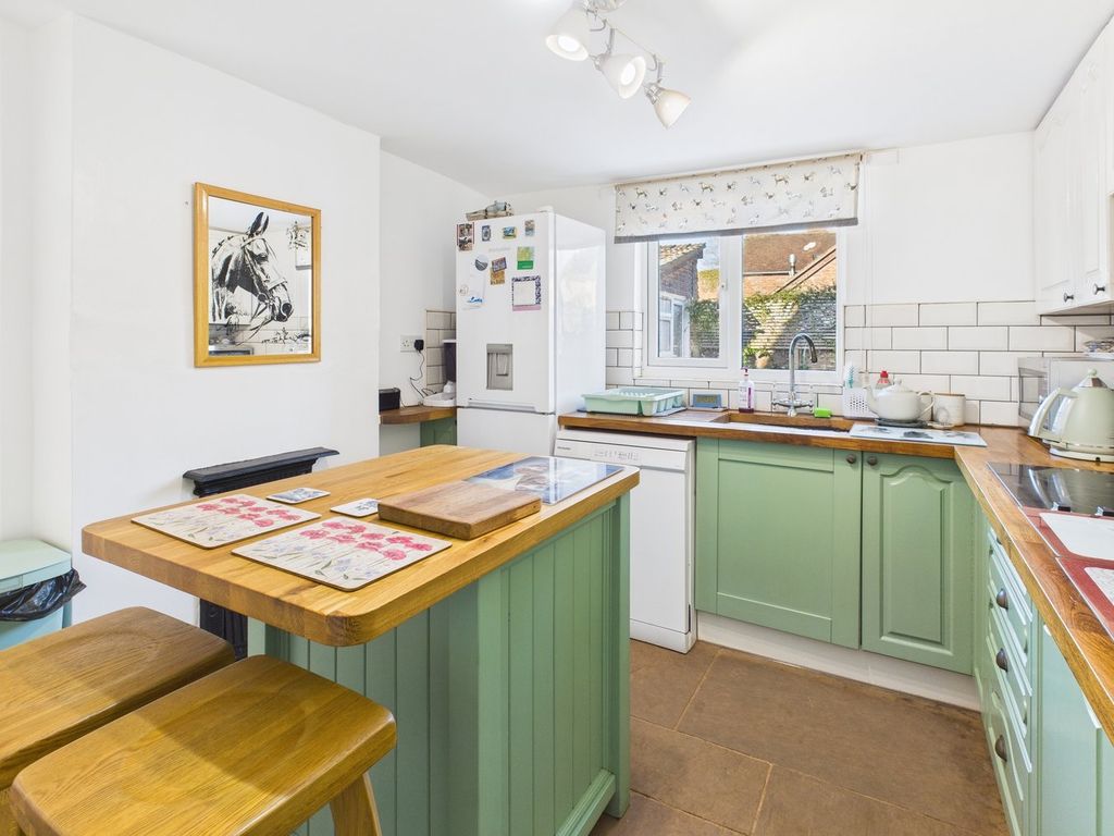 Property photo 2 of 37