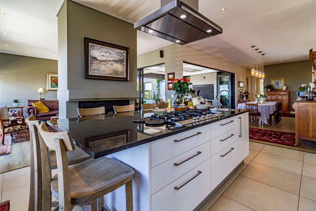 Property photo 2 of 66