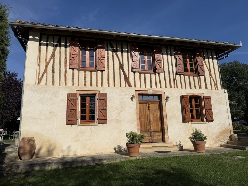 Property photo 2 of 30