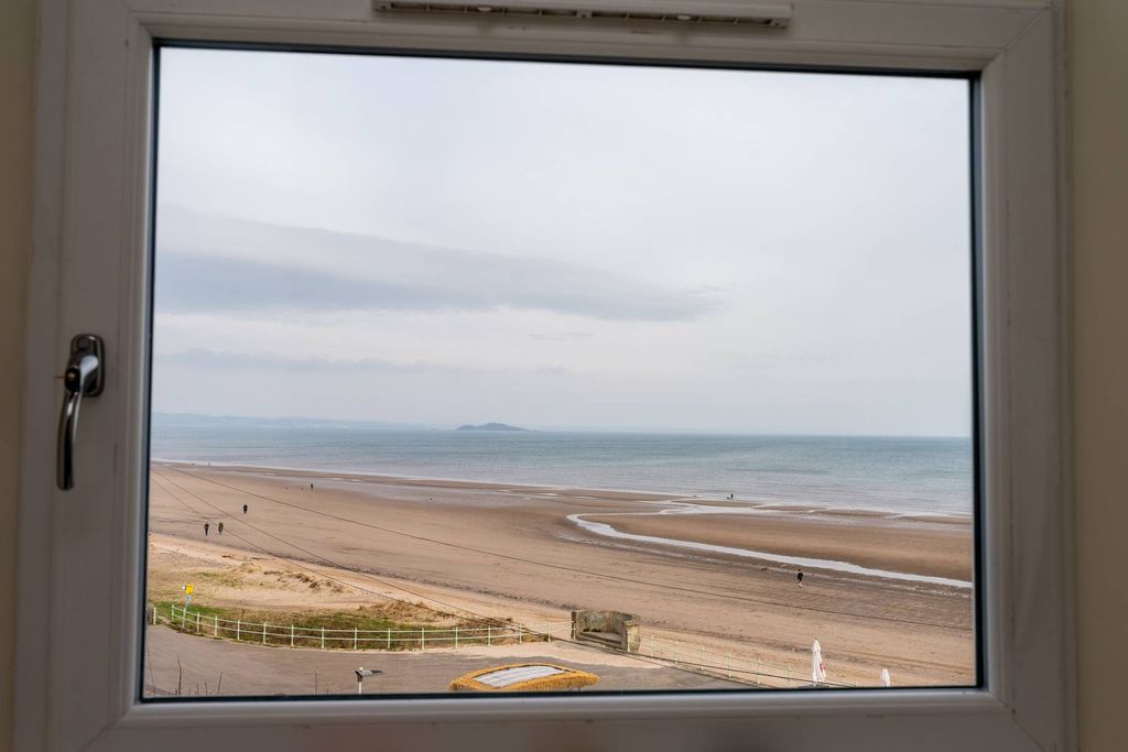 Property photo 2 of 23 Property Image 2