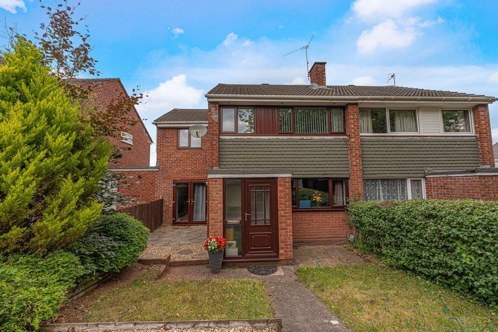 Property photo 1 of 32
