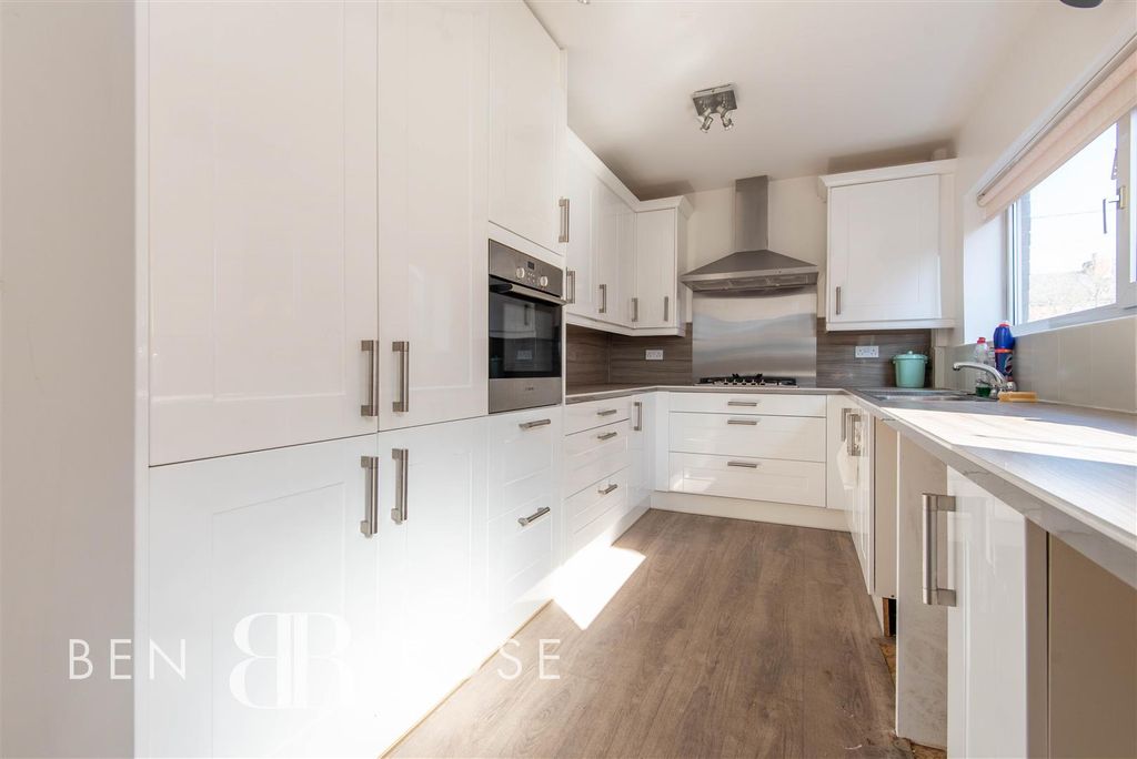 Property photo 3 of 29 Kitchen