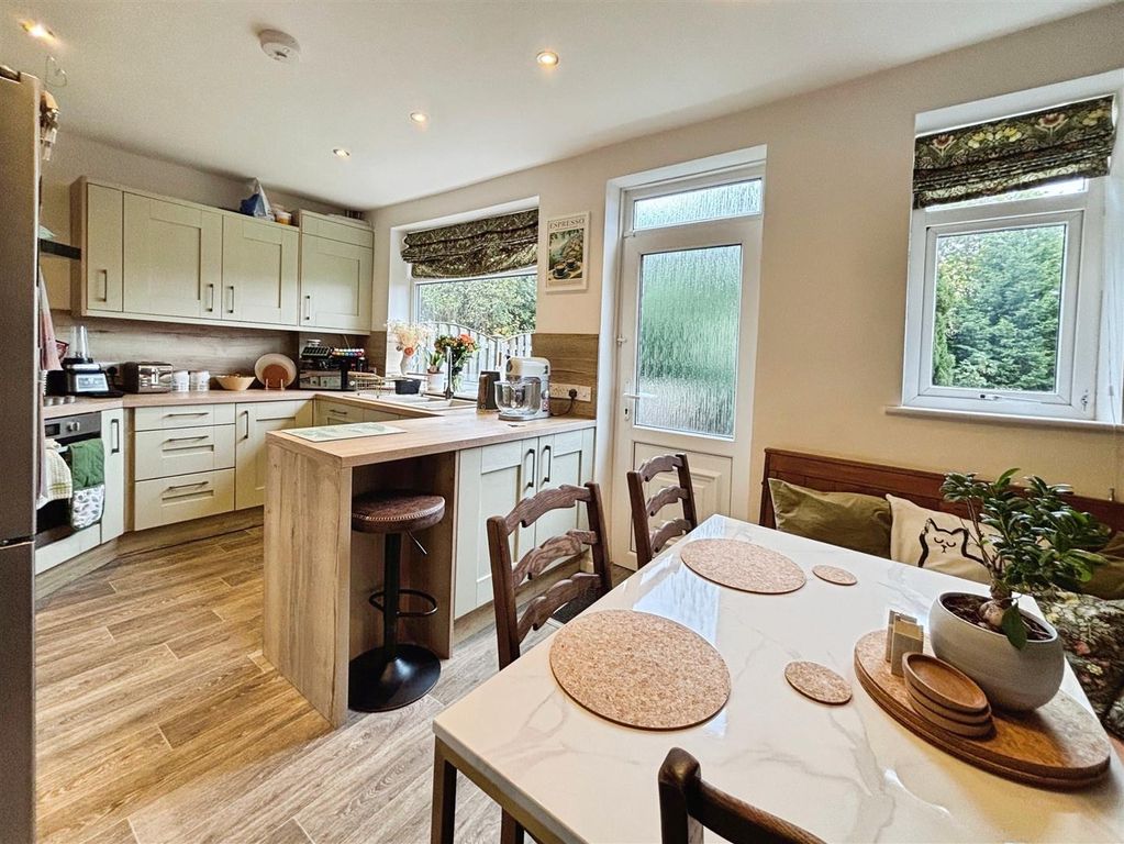 Property photo 2 of 16 Kitchen/Diner