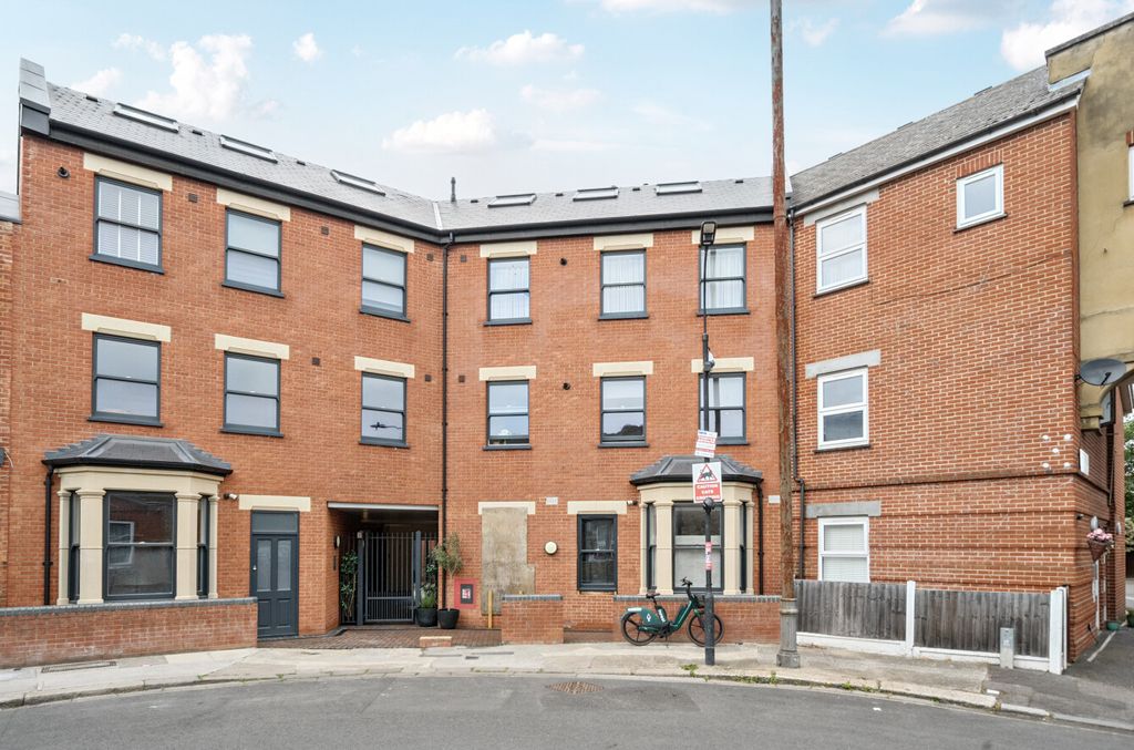 Property photo 3 of 12 1297064-43-682F6c...
