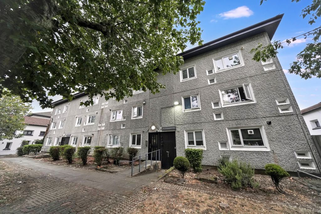 Property photo 1 of 13 42 Musquash Way, Hounslow, Middlesex, Tw4 7Pq