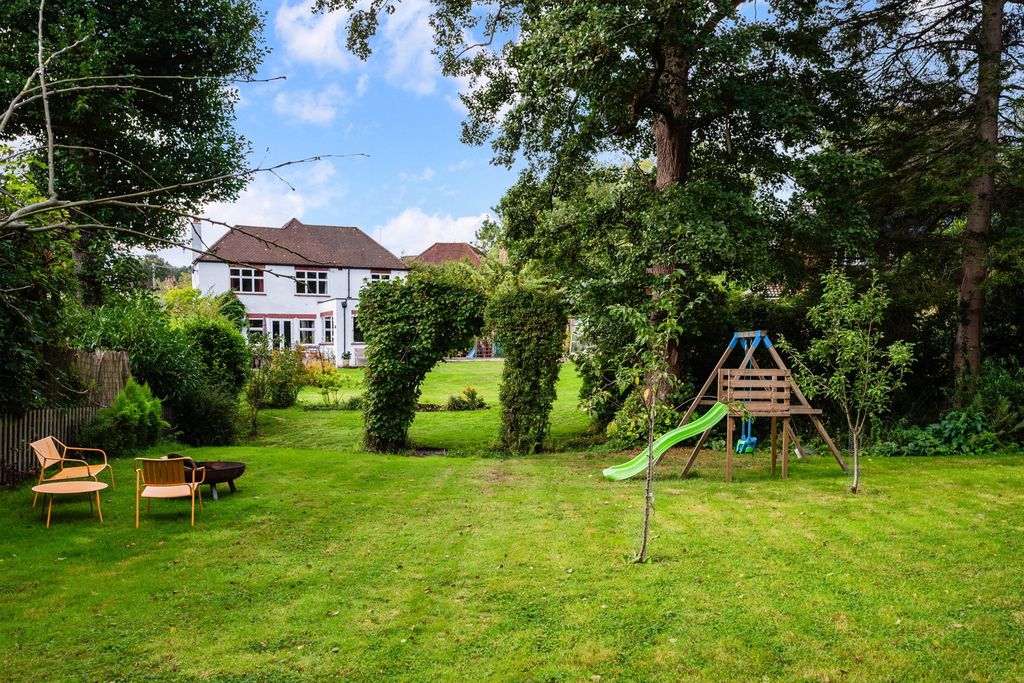 Property photo 2 of 32