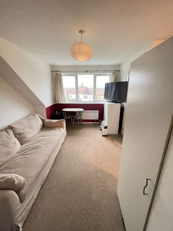 Property photo 3 of 4