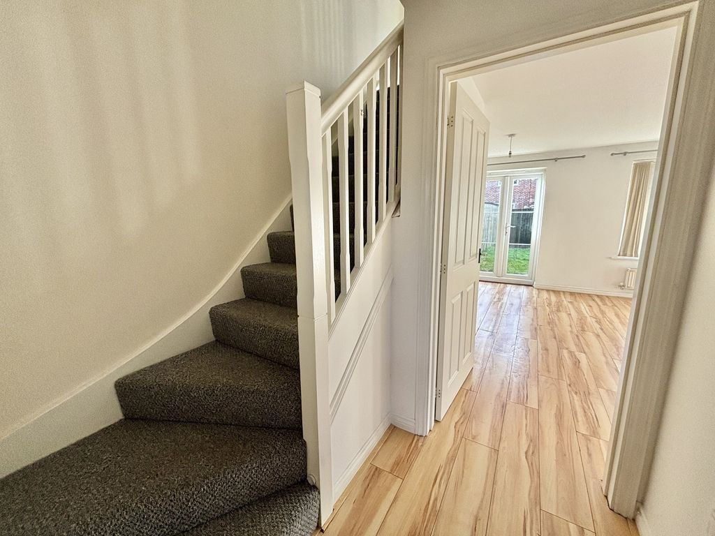 Property photo 2 of 21 Hall