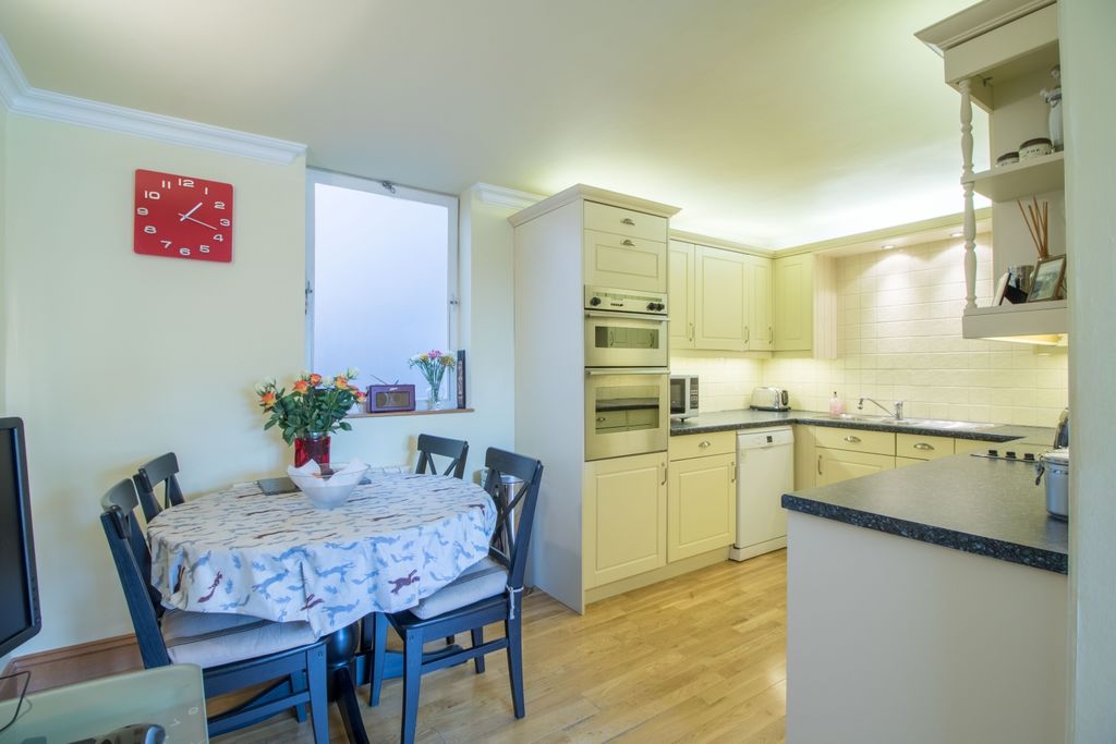 Property photo 2 of 14 2