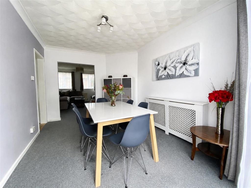 Property photo 3 of 18 Dining Room