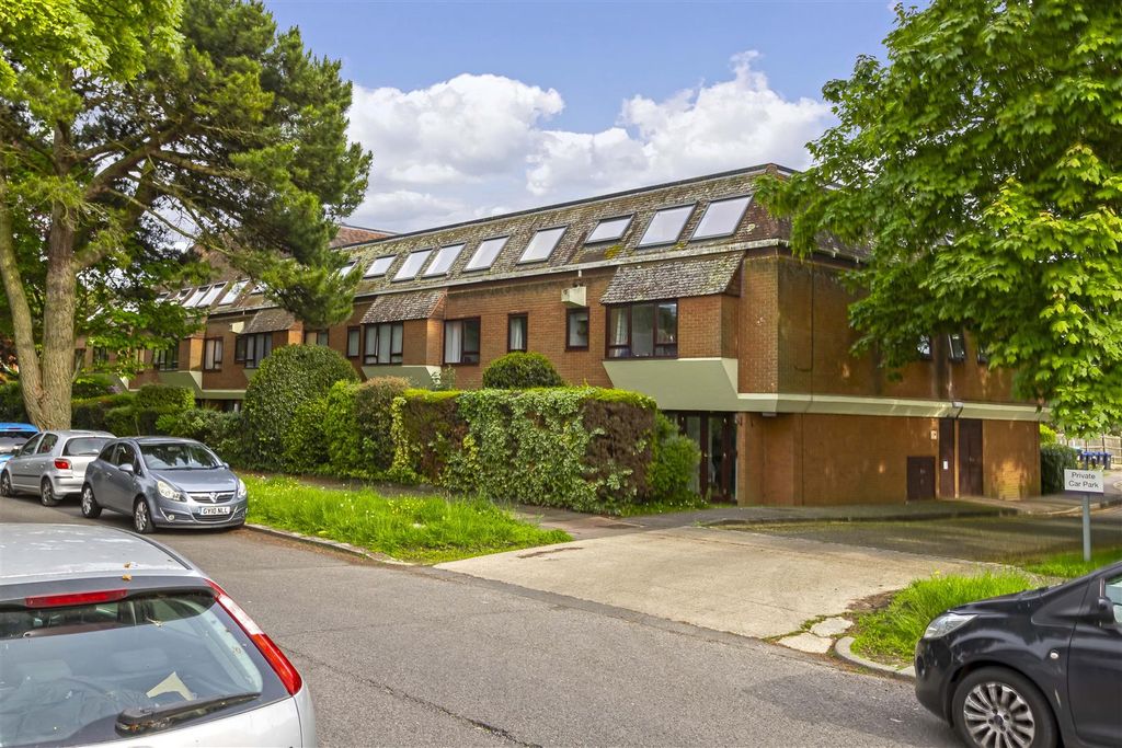 Property photo 1 of 12 For Sale - Aspire Residential - Guardian Court