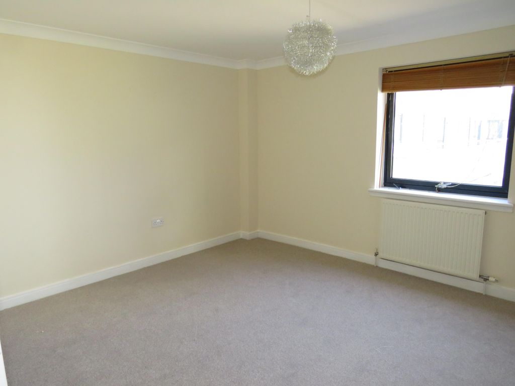 Property photo 3 of 10 Bedroom 2