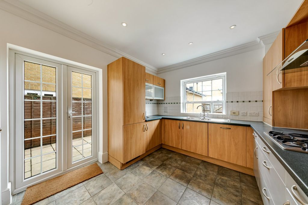Property photo 3 of 19 Picture No. 17