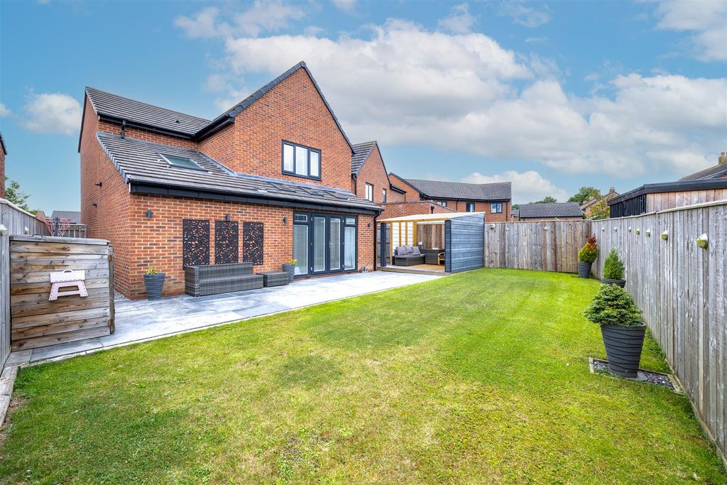 Property photo 1 of 35 Rear Garden