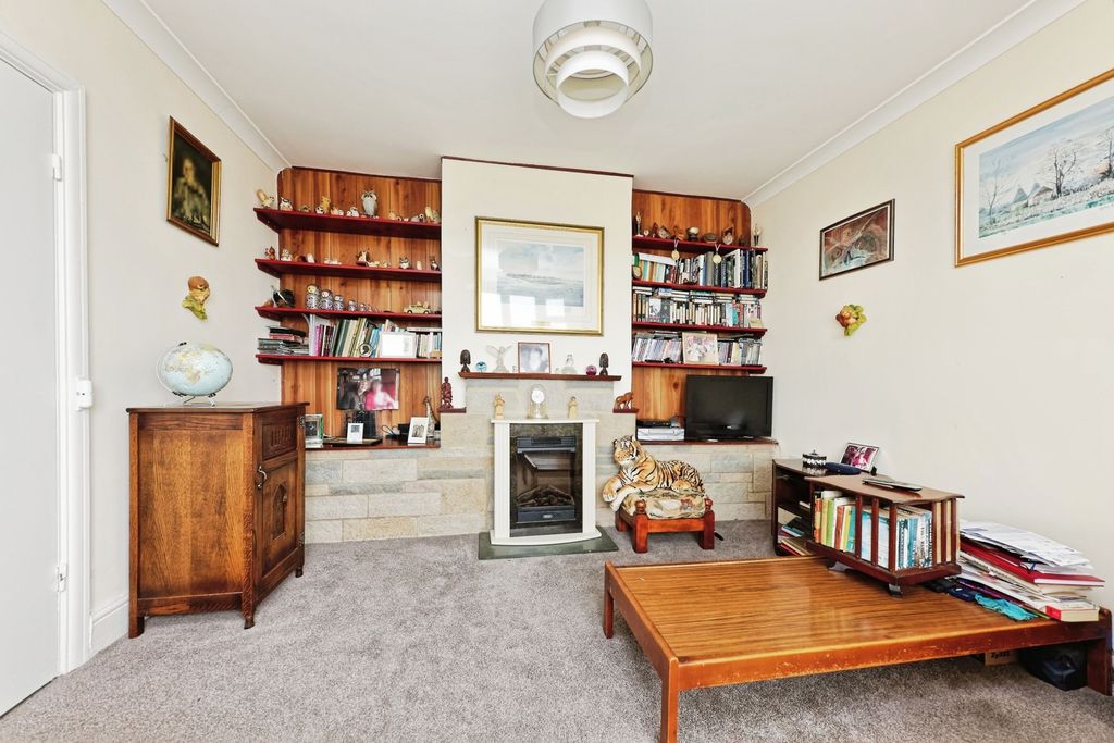 Property photo 3 of 16 Photo