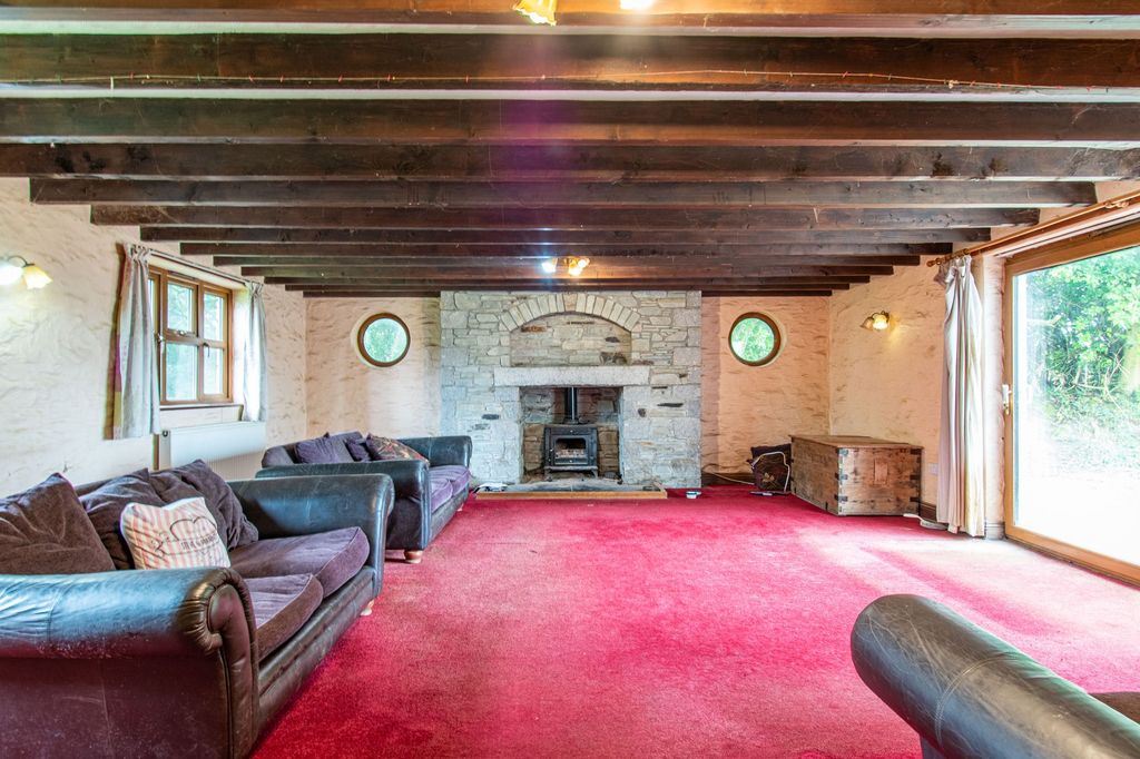Property photo 3 of 20