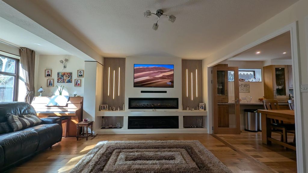 Property photo 3 of 27 Image00010.Jpeg