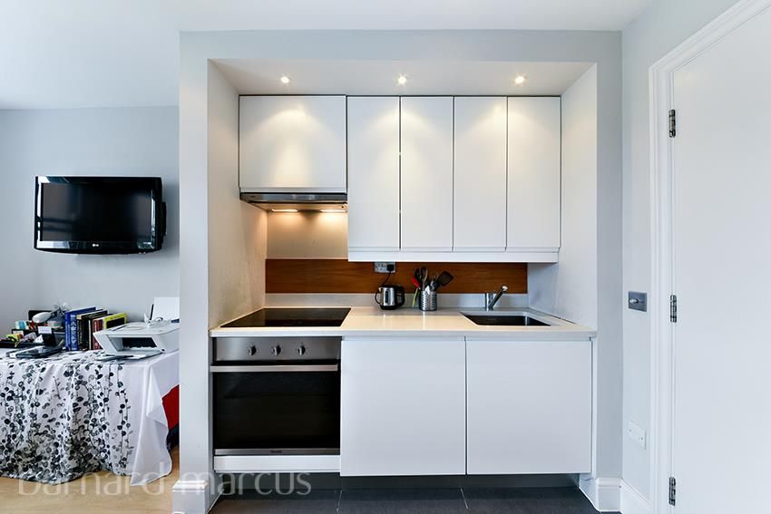 Property photo 3 of 6 Kitchen