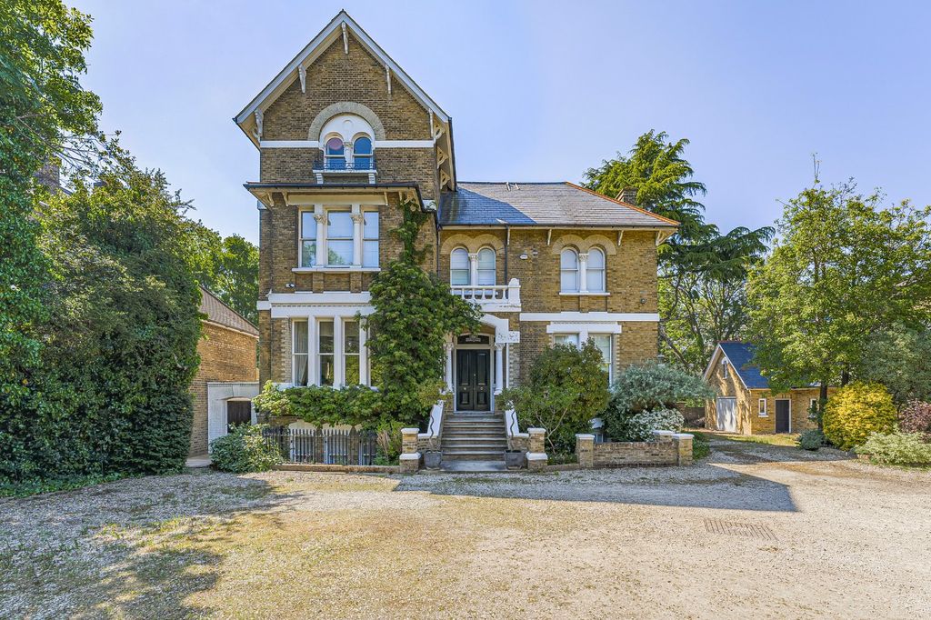 Property photo 1 of 76 Picture No. 29