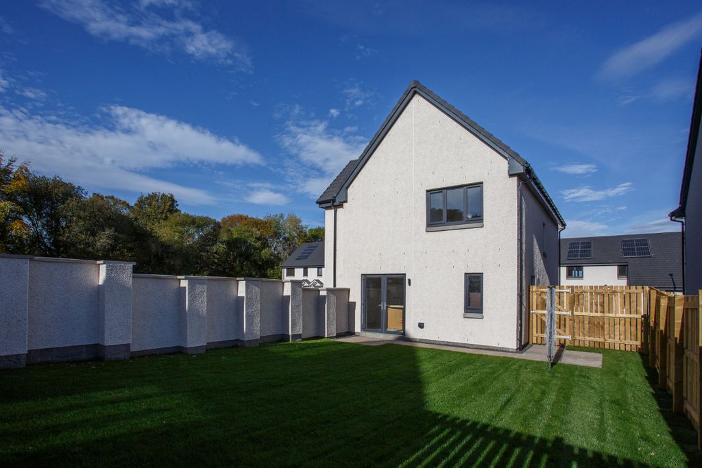 Property photo 3 of 10