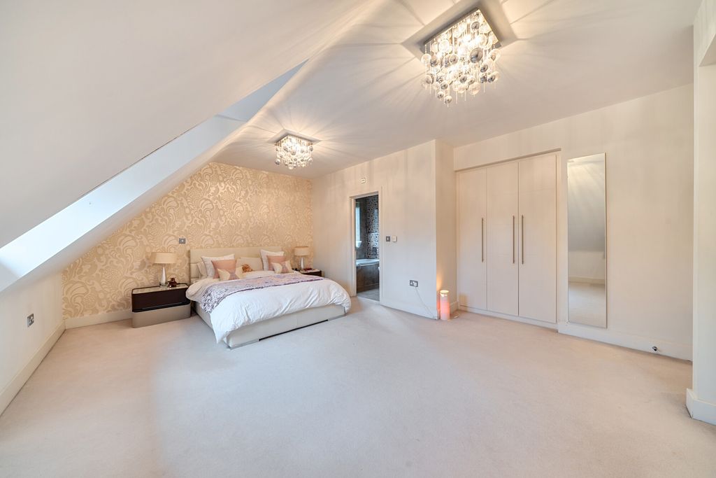 Additional image 6 of 4 bed terraced house for saleHigh Street, Pinner HA5