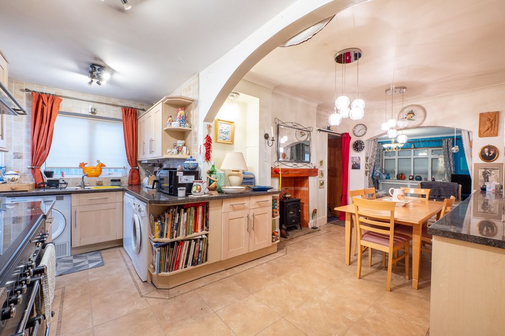 Property photo 2 of 32 Picture No. 09