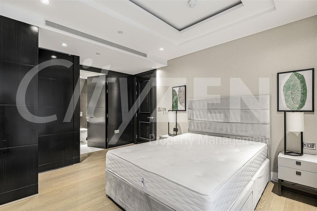 Property photo 3 of 30 Bedroom