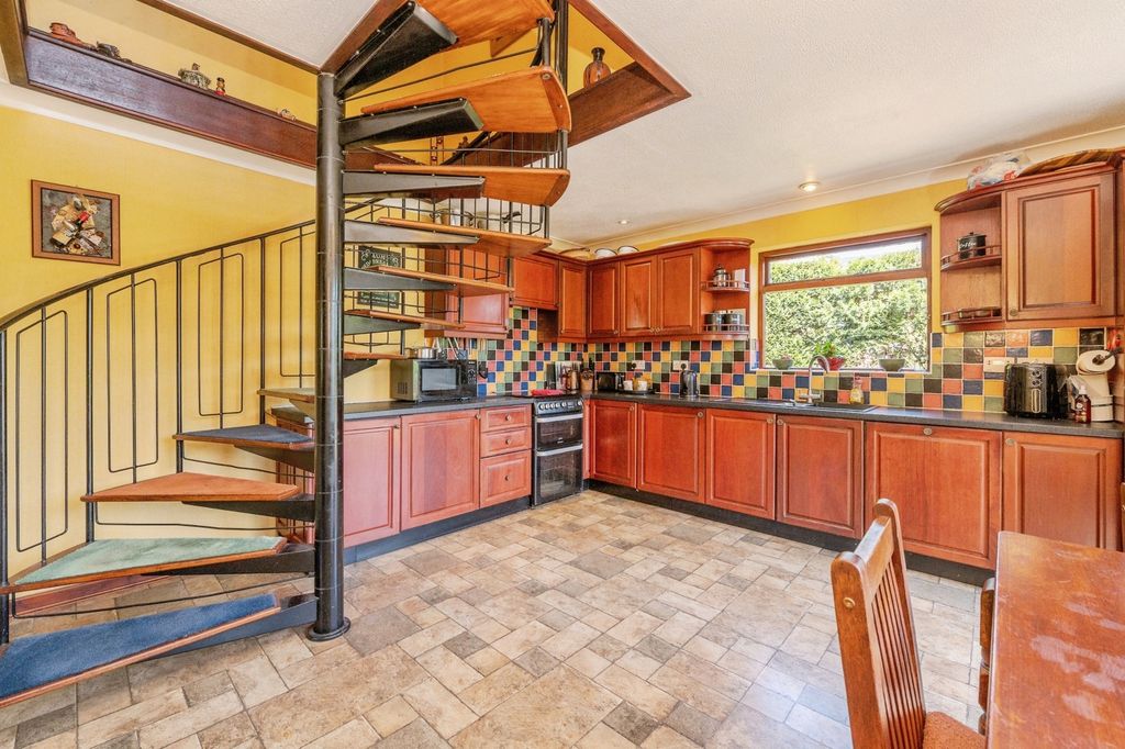 Property photo 1 of 21 Kitchen