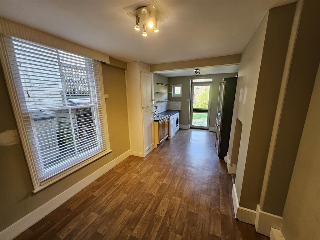 Property photo 3 of 14 Grantham Road  (19).Jpg
