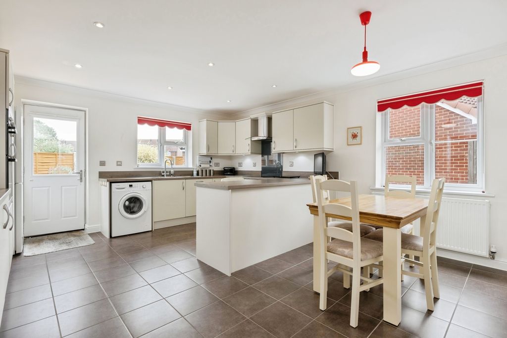 Property photo 2 of 17 Pbox-Img.Jpg